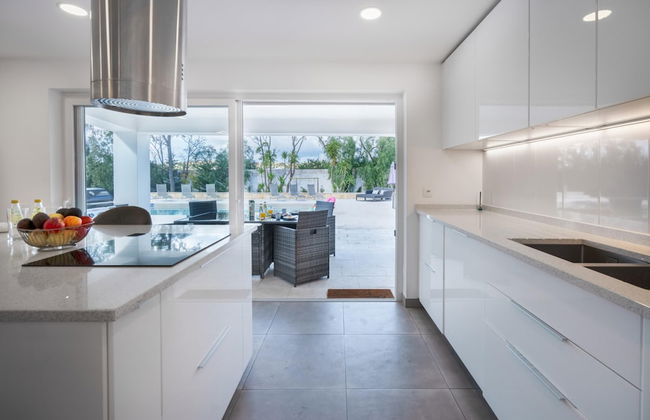 Luxury Almancil Villa With Heated Pool by Ideal Homes - Foto 60