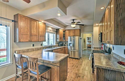 Family-Friendly Terra Alta Home with Lake View! - Foto 6