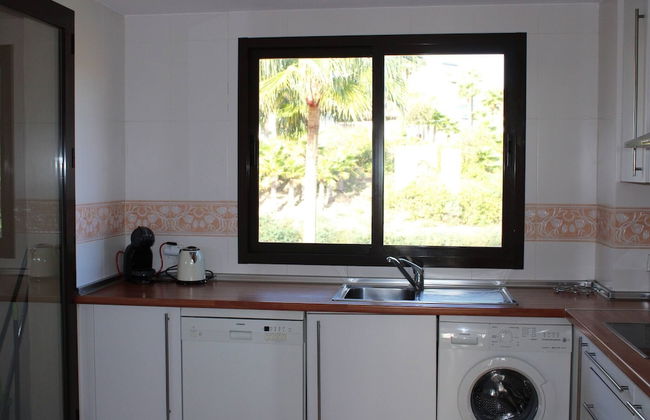 Beautiful Flat Near Golf Courses With sea Views - Photo 7