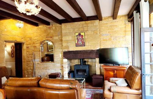 Demeure du XIIIe-XIVe s. dans la cité médiévale. - Photo 3