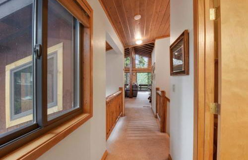 Lake Tahoe Treasure! Minutes From Beach & Skiing - Foto 35