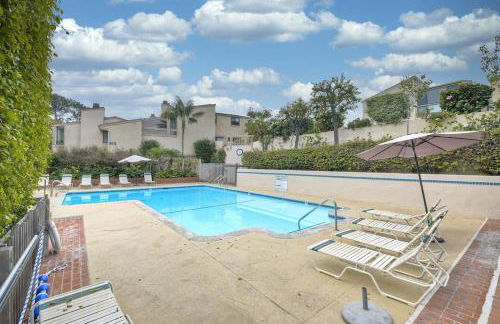 Oceanfront Fully Remodeled 2BR 2BA, Pool, Hot Tub, Gated Parking - Foto 22