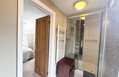 3 Bed with parking, ideal for families - Photo 17