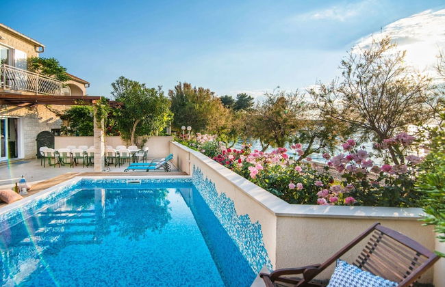 Magnificent Villa in Supetar With Swimming Pool - Foto 19