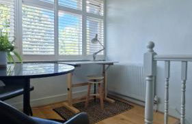 Charming Bright 2-Bed Heritage Flat, Battersea Park, London - Foto 22