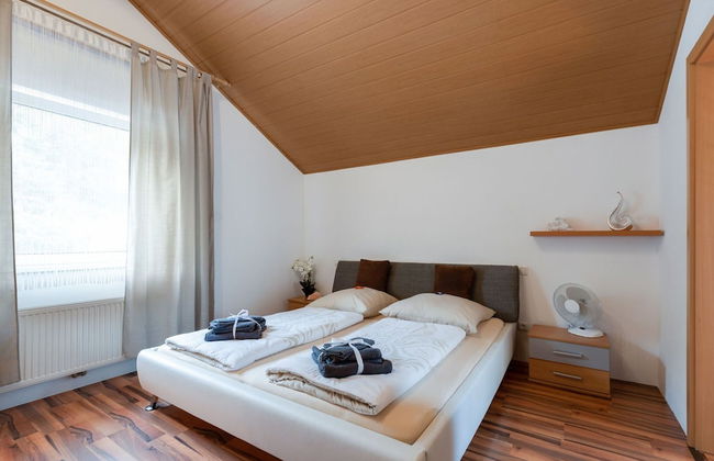 Modern Holiday Home in Pinsdorf With Garden - Photo 6