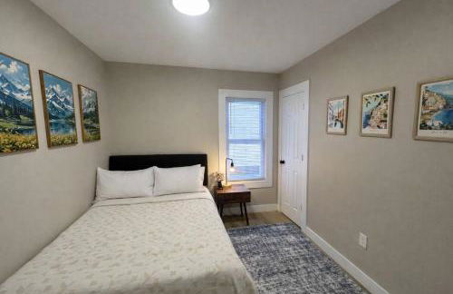 Stylish & Bright 3BR • Near Hospitals + Parking - Photo 12