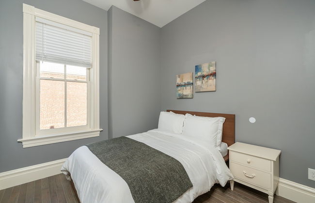 Parkside Comfort | JZ Vacation Rentals - Photo 4