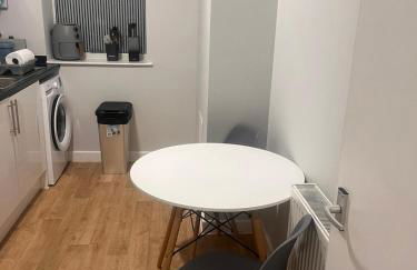 2 Bed Ground Floor Apt - outdoor access in Strood F2 - Photo 28