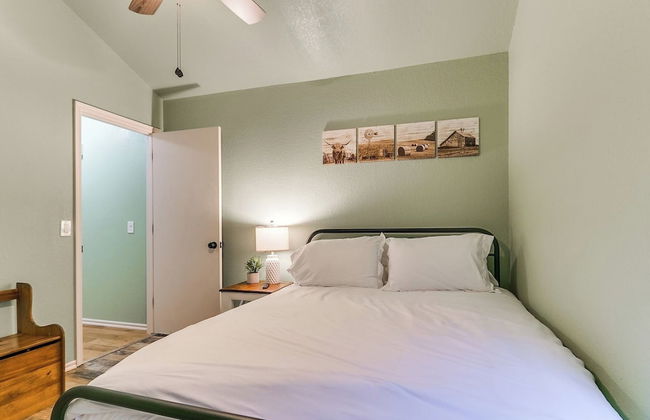 Serene Modern Farmhouse on 2 Acres - Foto 8