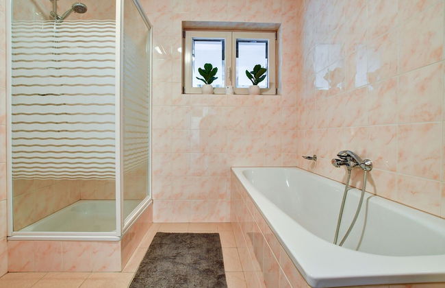 Charming Holiday Home With a Covered Terrace - Foto 20