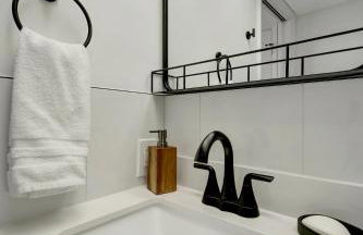 LakeView Fresh and New Bass N Sun King Bed Pool - Photo 8