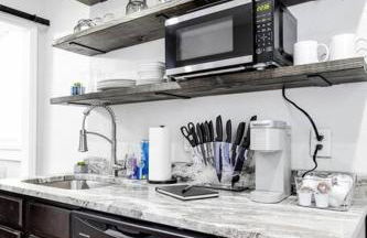 Charming, Happy 1-Bed Oasis: RVA Retreat Awaits! - Foto 16