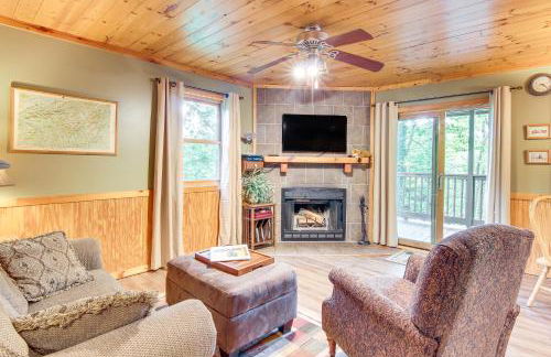 Fox Den with Hot Tub! 22 Mi to Cataloochee Skiing - Foto 1