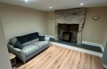 Cosy Cottage Hot Tub Sleeps 8 Log Fires - Foto 13