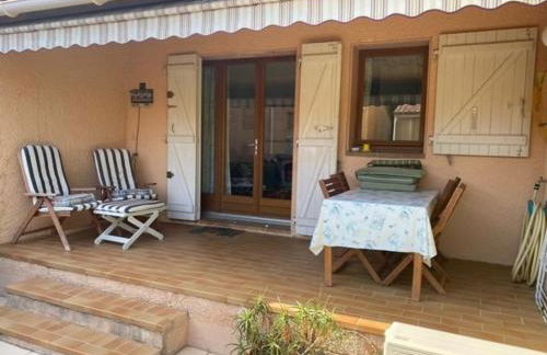 BO210-190 Mazet 3 pièces 5 couchages BORMES LES MIMOSAS - Foto 1