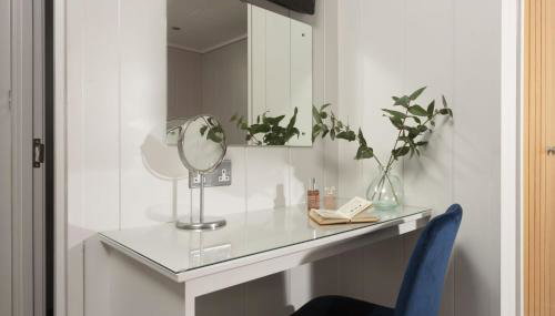 Blackbird Lodge, Strawberryfield Park - Free Parking, Hot tub, pets allowed - Foto 5, wardrobe