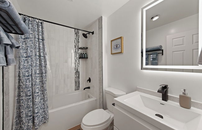 Stylish & Spacious Retreat in Downtown Bellevue - Foto 18