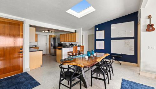 North Shore Beach House, 4BD, AC, Parking, WIFI, King Beds - Foto 5