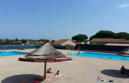 Petit pavillon pour 8 personnes dans une résidence avec piscine - Foto 1