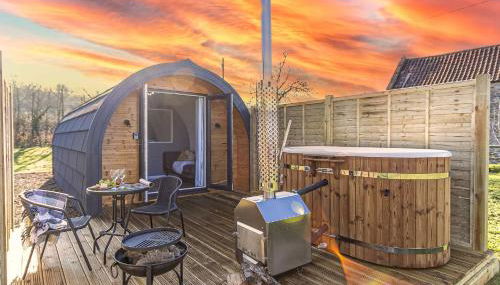 Windsor, Apple Tree Glamping, Nr Wells - Photo 1