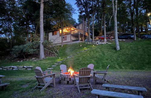 Lakefront Cabin with Hot Tub, Views & Fireplace - Foto 6