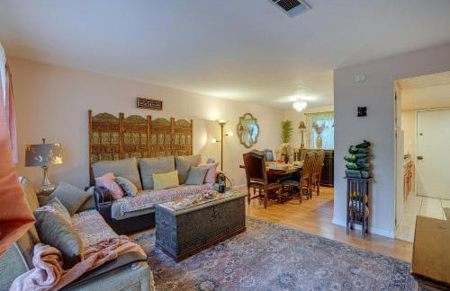 Lovely Concord Townhome Retreat with Community Pool! - Foto 4