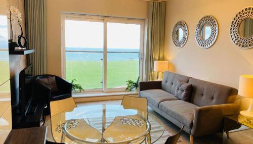 Stunning Sea Views, luxury apartment beaches & restaurants are a short walk away - Foto 5