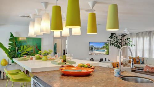 New! Waterfront Heated Pool, Fishing Pier, Designer Touches, 2mi to Beach - Foto 4