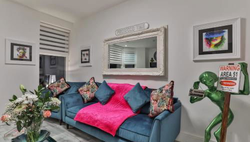 The Monroe - 2nd Floor - Luxury for up to 4 guests near Open Air Theatre and North Bay - Foto 4