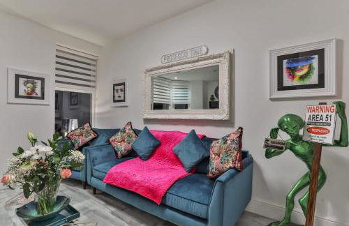 The Monroe - 2nd Floor - Luxury for up to 4 guests near Open Air Theatre and North Bay - Foto 4