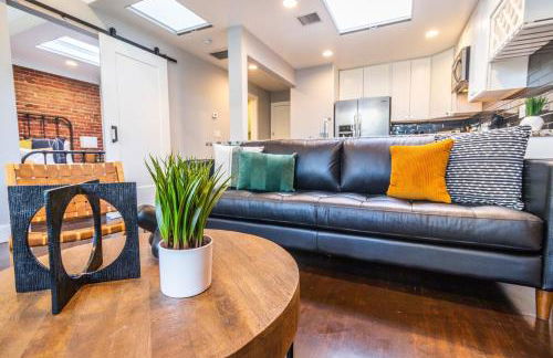 Gaslamp 2BR Upscale Queen Beds with Smart TV - Foto 12