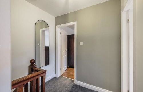 Sleek 2B/1B Retreat in Lindley, Huddersfield - Foto 6