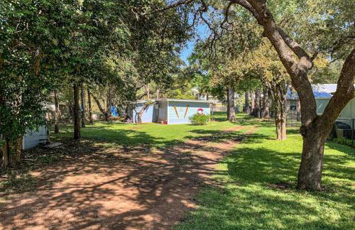 Charming Dog-Friendly Lakefront Home with Lake View, Dock, & Washer/Dryer - Foto 18