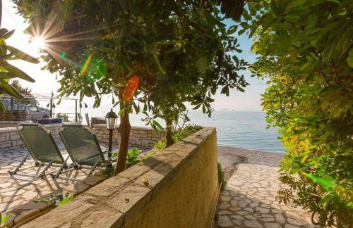 Dinos Walk to Beach Sea Views A C Wifi Car Not Required - 291 - Foto 10