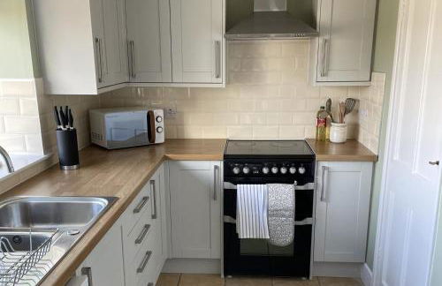 Cottage - Sleeps 4 - Pets Ok - Garden -Parking - Foto 10