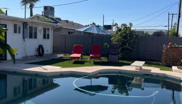 Cozy Home with Sparkling Pool/Pet Friendly - Foto 1