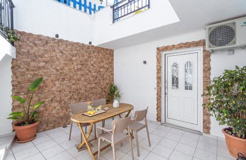 Mesogitonia House - Photo 26