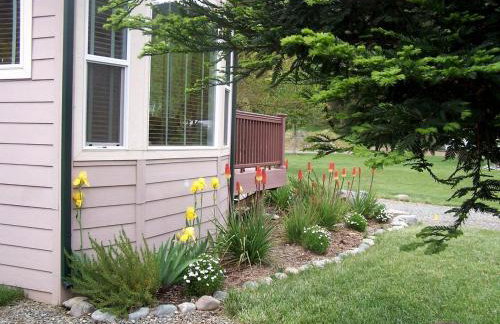 Luxury Cottage with Furnished Deck in Trinity, California - Foto 17