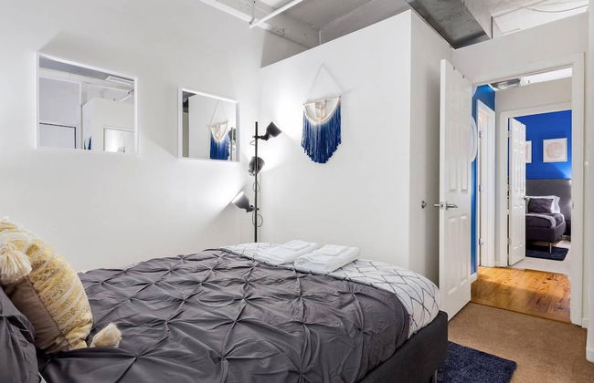 Loft Living in the Trendy Warehouse District - Foto 5