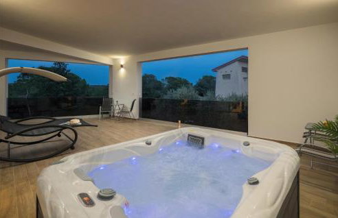 Beautiful Home In Porec With Kitchen - Foto 28