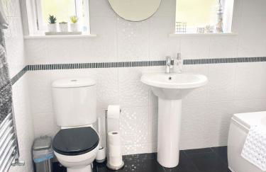 Large 3 Bedroom Home, Sleeps 7, Ideal for Families & Contractors, Long-Stay Friendly, Hosted by Clark Property Estates - Foto 12