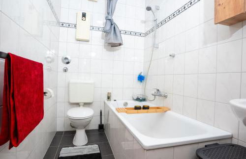 Livemore24 - Space in Duisburg WLAN - Smart-TV - 24-7 Check-in und Küche - Photo 5