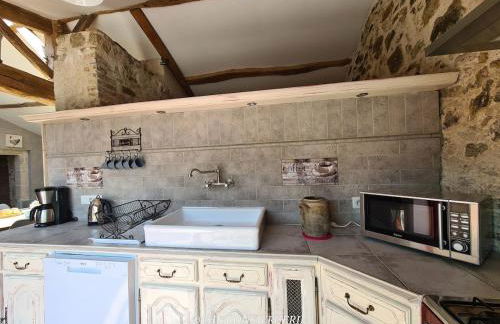 La Dorgisière - Ferme du XVIIe rénovée, grand jardin arboré à 15 min du Puy duFou - Foto 4