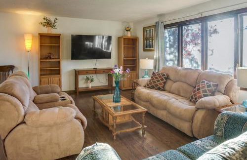 7 Mi to Munsinger Gardens Sartell Home with Deck - Foto 1