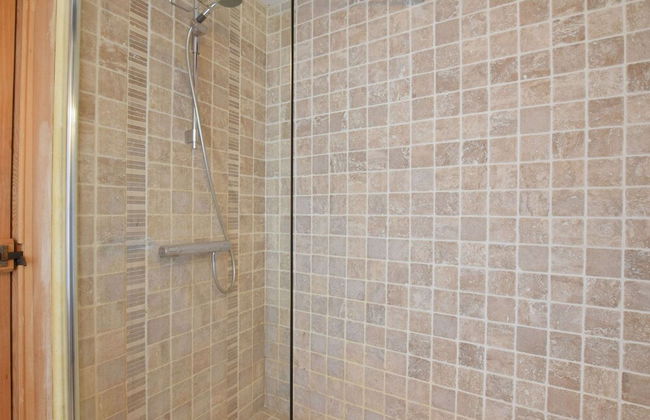 Castle Wing Situated in the Heart of a Quiet - Foto 12