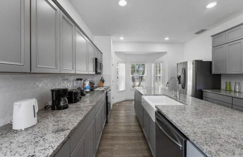 Make memories in this 6 bedroom with private pool - Foto 29