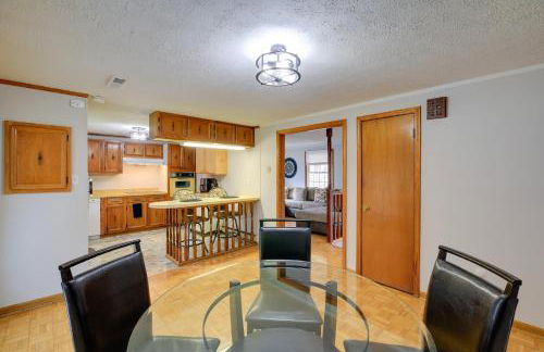 Bluefield Home with Covered Deck - Near Parks! - Foto 6