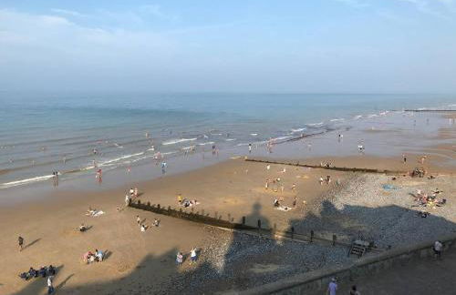 Cosy beach house steps from the sea - Foto 9