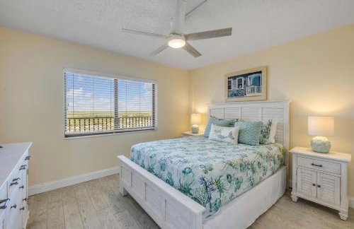 New Listing! Dog-friendly direct oceanfront with private balcony and heated rooftop pool - Foto 14